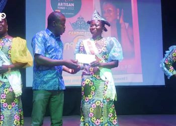 Miss artisane Togo :  Mme Viagbo kayi tresseuse de formation remporte la 2ème édition