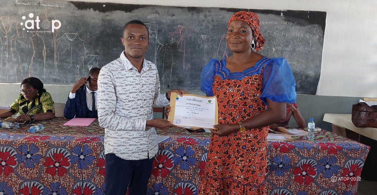 Promotion de l’artisanat : des techniques de coutures enseignées aux maitres tailleurs et couturières du grand kloto 1 Atop.tg des techniques de coutures enseignees aux maitres tailleurs et couturieres du grand kloto 2