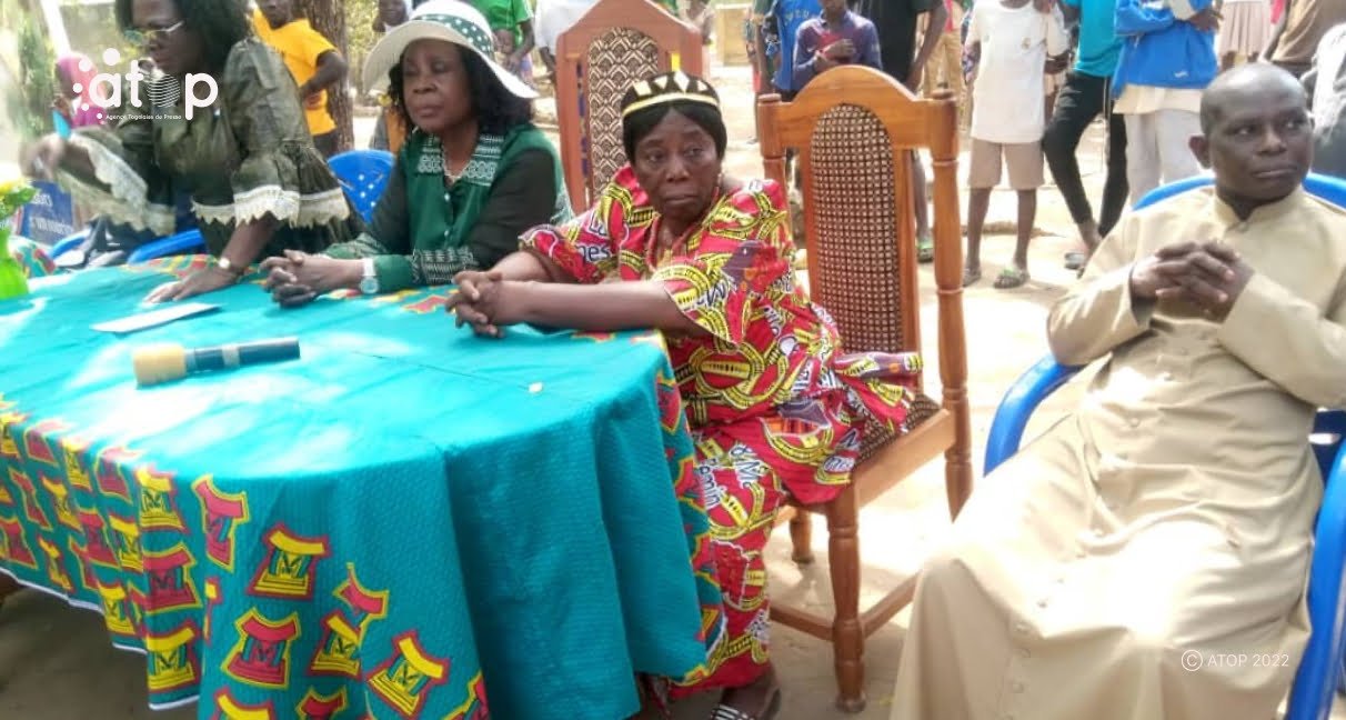 Atop.tg Mianon fait don de repas aux enfants vulnerables de Myamassila