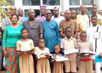 Lacs: des fournitures scolaires aux enfants nécessiteux à kpémé et Hahotoé