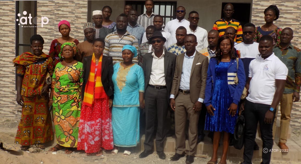 Atop.tg des jeunes entrepreneurs prennent connaissance du processus a kara