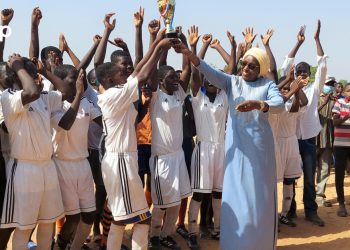Tone/ Compétition inter associations sportives dans les savanes : le CEG Bogou  2 sacré champion devant le CEG Galangashi