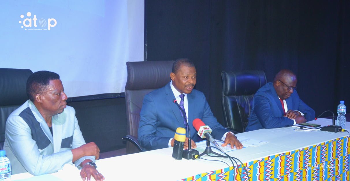 Atop.tg le ministre Tsolenyanu lance deux projets dassainissement de la ville de Lome