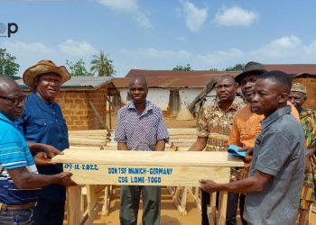 Wawa/l’association CSG-Togo fait don de 50 table-bancs à l’EPP Eketo-Elavagnon