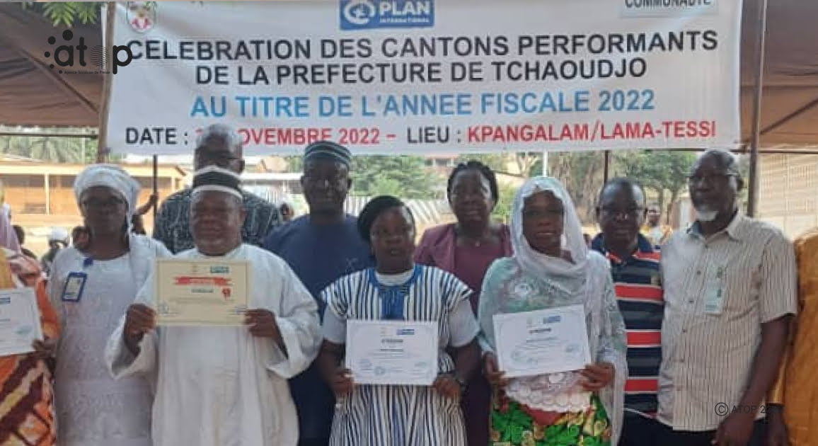 Tchaoudjo/gestion des projets pour l’année fiscale 2022 : les cantons de Kpangalam et de Lama-Tessi célébrés pour leur performance 1 atop.tg les beneficaires