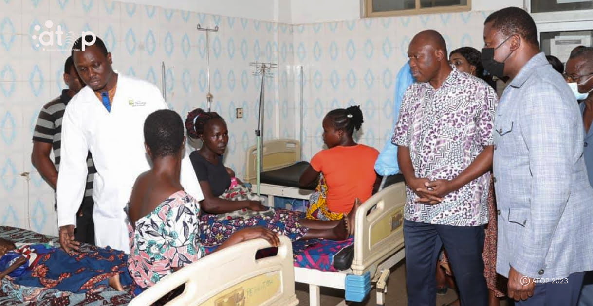 Atop.tg Le chef de lEtat constate levolution des travaux dans les deux centres hospitaliers de Kara