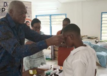 Social : des verres médicaux aux élèves des Lacs 1