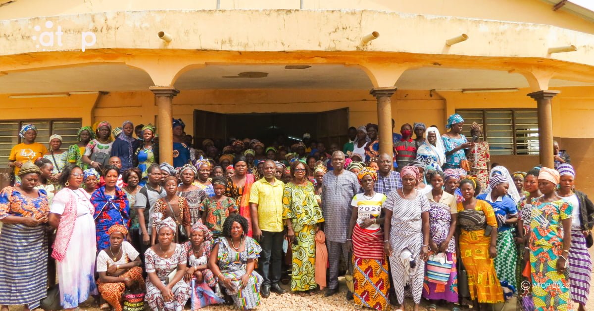 Atop.tg les membres de 28 groupements feminins sensibilises sur les avantages dune cooperative