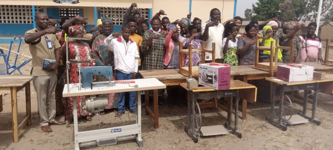 Tchaoudjo/promotion de l’employabilité des jeunes : 32 jeunes entrepreneurs de Lama-Tessi équipés pour s’installer 1 Donateurs et beneficiaires