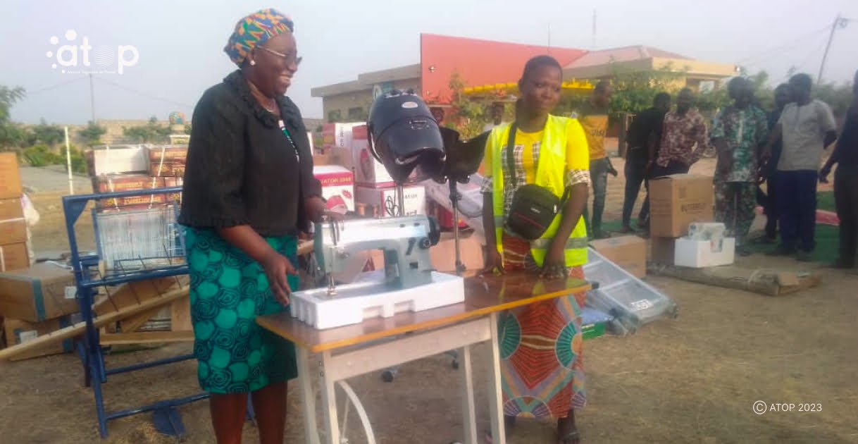 Atop.tg des VEC des Savanes recoivent leurs kits dinstallation