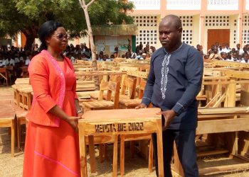 Lacs/ éducation : des mobiliers aux établissements scolaires de la région Maritime