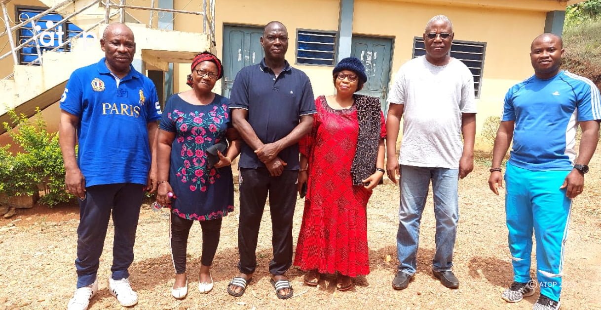Agou : le préfet Ali Mouzou a échangé avec les membres du comité de l’URA 1 Atop.tg le prefet Ali Mouzou a echange avec les membres du comite de lURA