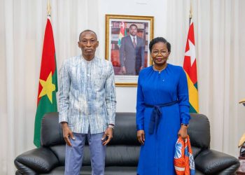 Primature : le premier ministre du Faso, Me Apollinaire Kyélem de Tambéla reçu par Mme Victoire Tomegah-Dogbé