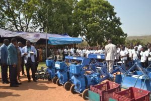 Apothéose FOPAT-Plateaux : des recommandations et engagements pris présentés au chef de l’Etat Faure Gnassingbé 2 Des tracteurs offerts aux producteurs