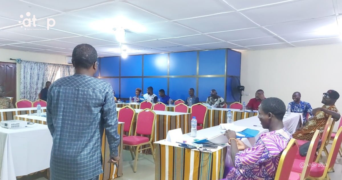 Atop.tg douze techniciens de radios rurales en formation a Notse