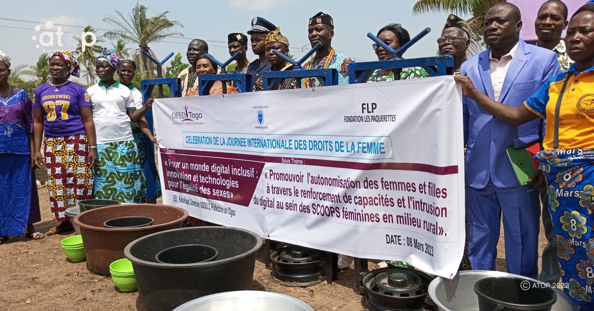 Ogou/ 8 mars 2023 : du matériel de transformation de manioc aux femmes marque l’évènement à Kotokopé 1 Atop.tg du materiel de transformation de manioc aux femmes marque levenement a Kotokope