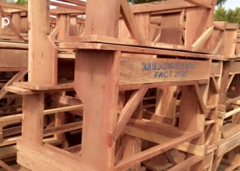Santé-éducation :  la commune Blitta 3 offre 520 tables-bancs aux écoles et une mini-adduction d’eau au canton de Welly