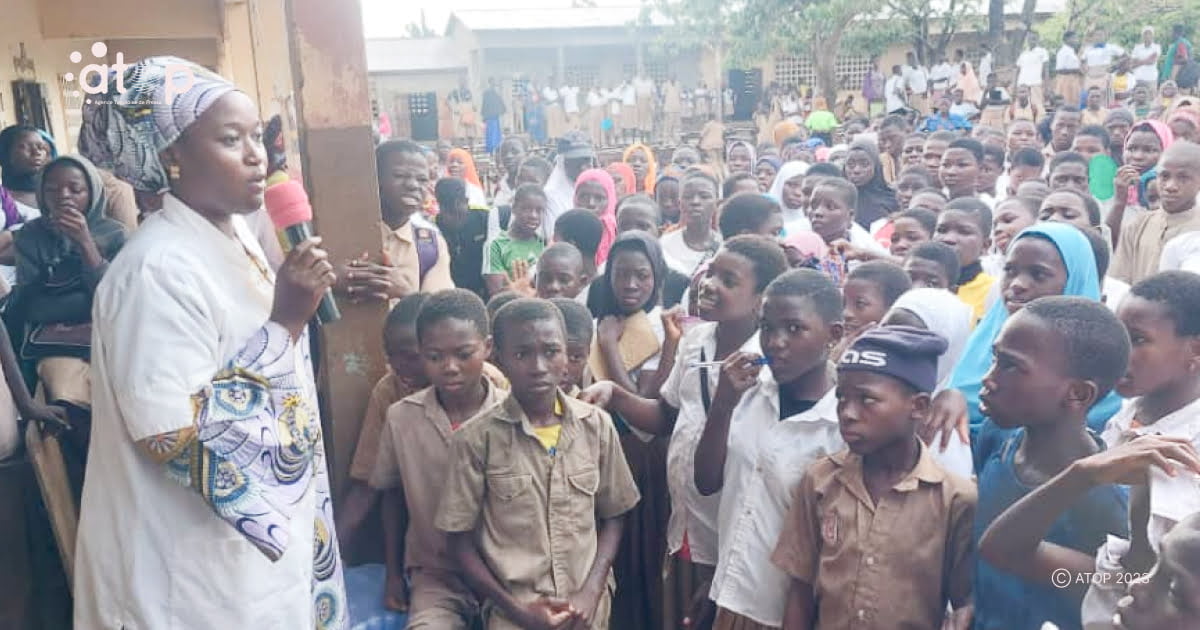 Atop.tg 500 jeunes filles de Tchaoudjo et Tchamba sensibilisees sur la culture de