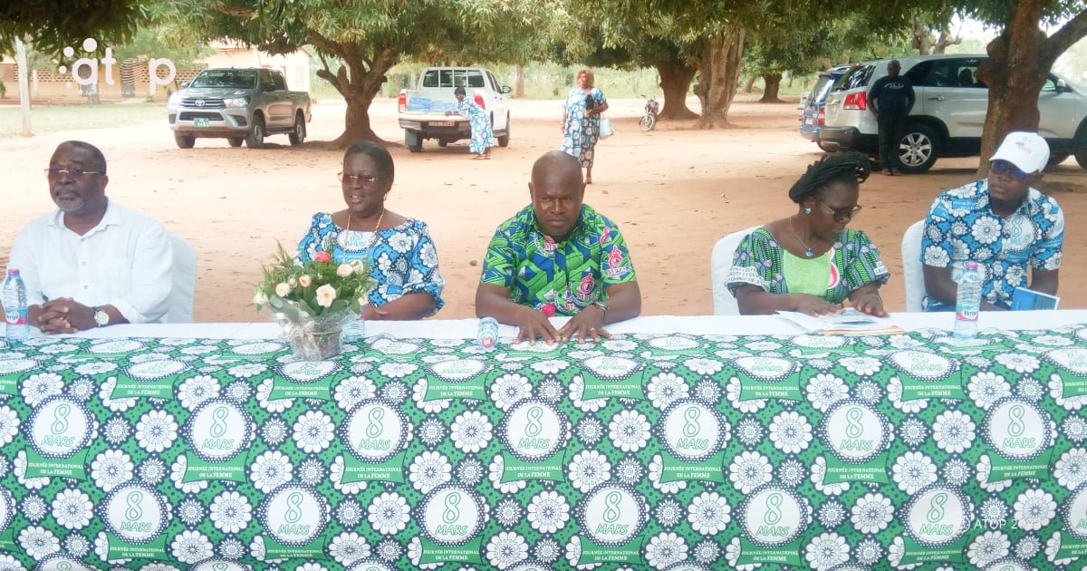 Atop.tg La population dAtoeta sensibilisee aux droits des femmes