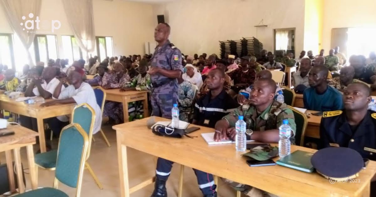 Atop.tg Lt col. Hodin Edoh a rencontre la population de Blitta