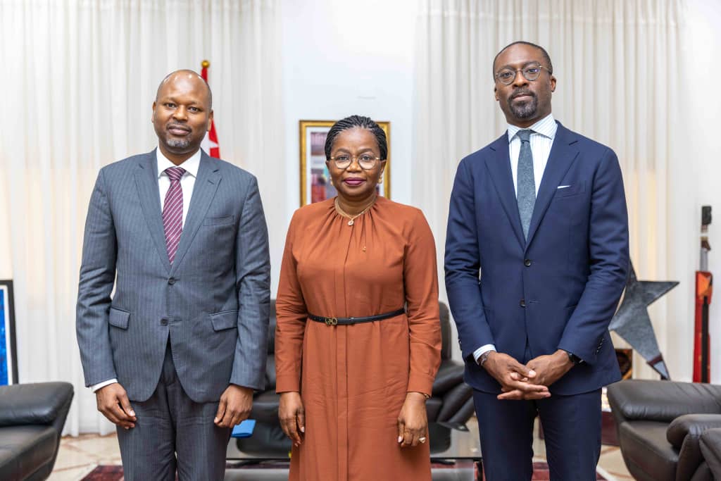 Atop.tg M. Buyoya de la SFI a echange avec le Premier ministre des activites de sa societe