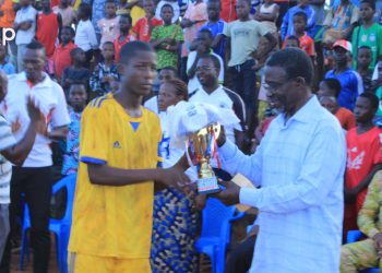 Phase préfectorale des championnats scolaires de football dans le vo :  le CEG Sokomé remporte le trophée