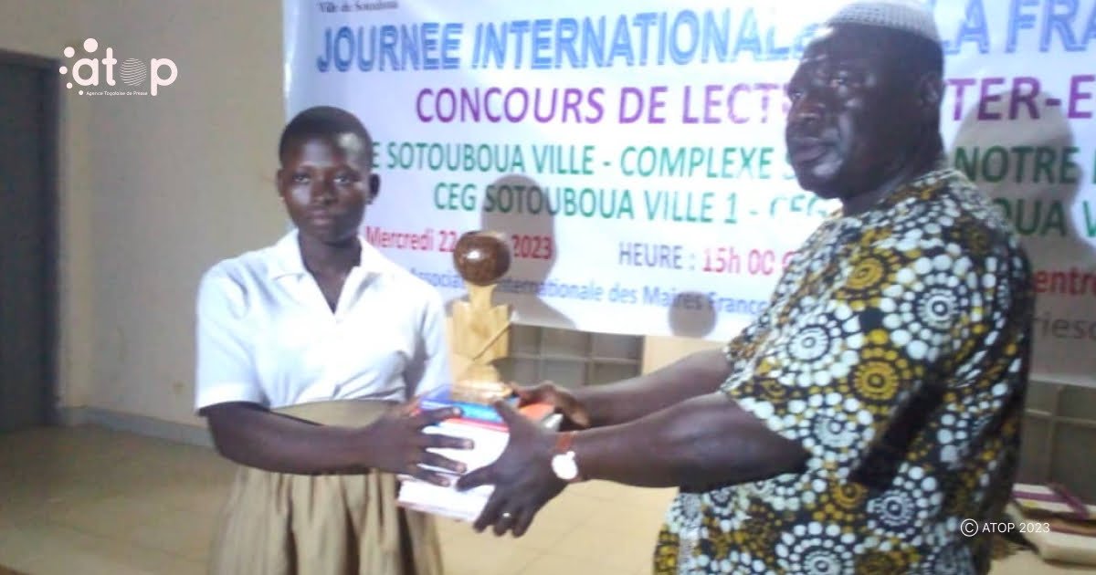 Atop.tg le lycee NDP et le CEG Sotouboua ville I remportent le concours de lecture inter ecole