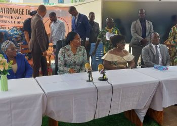 Journée du 8 mars : Le Premier ministre, Mme Tomégah-Dogbé apporte le soutien du gouvernement aux femmes du marché aux légumes de Bè-Klikamé