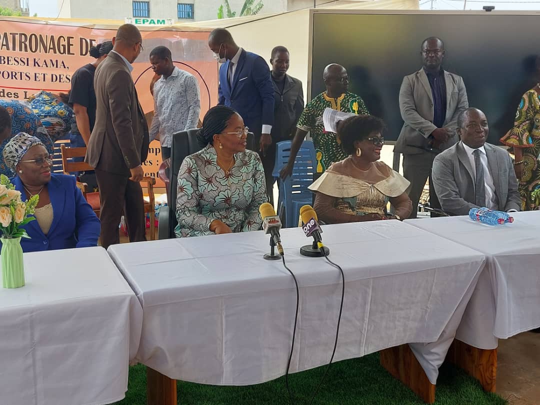 Journée du 8 mars : Le Premier ministre, Mme Tomégah-Dogbé apporte le soutien du gouvernement aux femmes du marché aux légumes de Bè-Klikamé 1 La cheffe du gouvernement