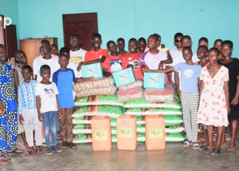 Vo/éducation : la FMH a offert des vivres aux élèves de l’institut des aveugles de Togoville