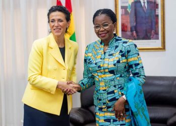 Coopération Paris-Lomé :  le Premier ministre a  conféré avec la ministre française  en charge du développement