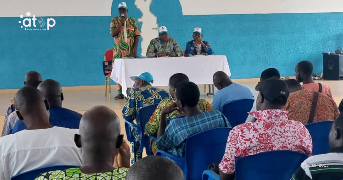 Atop.tg les militants du parti UNIR mobilises pour les prochaines elections