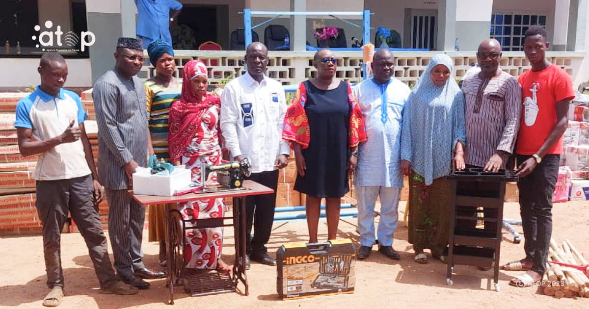 Atop.tg 160 jeunes artisans des savanes recoivent du materiels de travail