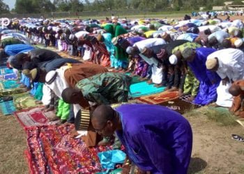 Ramadan :  De milliers de fidèles ont assisté aux « grandes prières » dans la région centrale