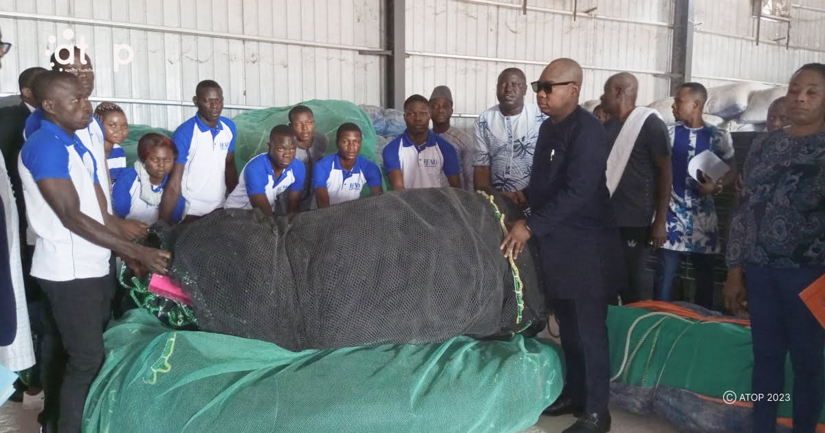 Ogou/ promotion de l’aquaculture : des cages flottantes et des filets offerts aux coopératives des diplômés de l’IFAD Elavagnon 1 Atop.tg des cages flottantes et des filets offerts aux cooperatives des diplomes de lIFAD Elavagnon 2