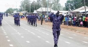 Atop.tg des militaires et paramilitaires defilent dans les prefectures de la kara 6