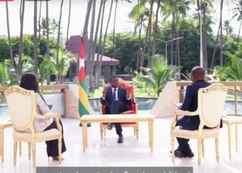 63e anniversaire de l’indépendance du Togo :  le chef de l’Etat s’entretient avec des journalistes de New world TV sur l’état de la nation
