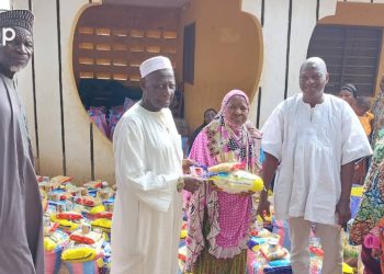 Oti/social/ 12e édition de « solidarité ramadan » à Mango :  le groupe « Nour Al Khairiya » et AREZOM  assistent 120 personnes vulnérables de Zongo