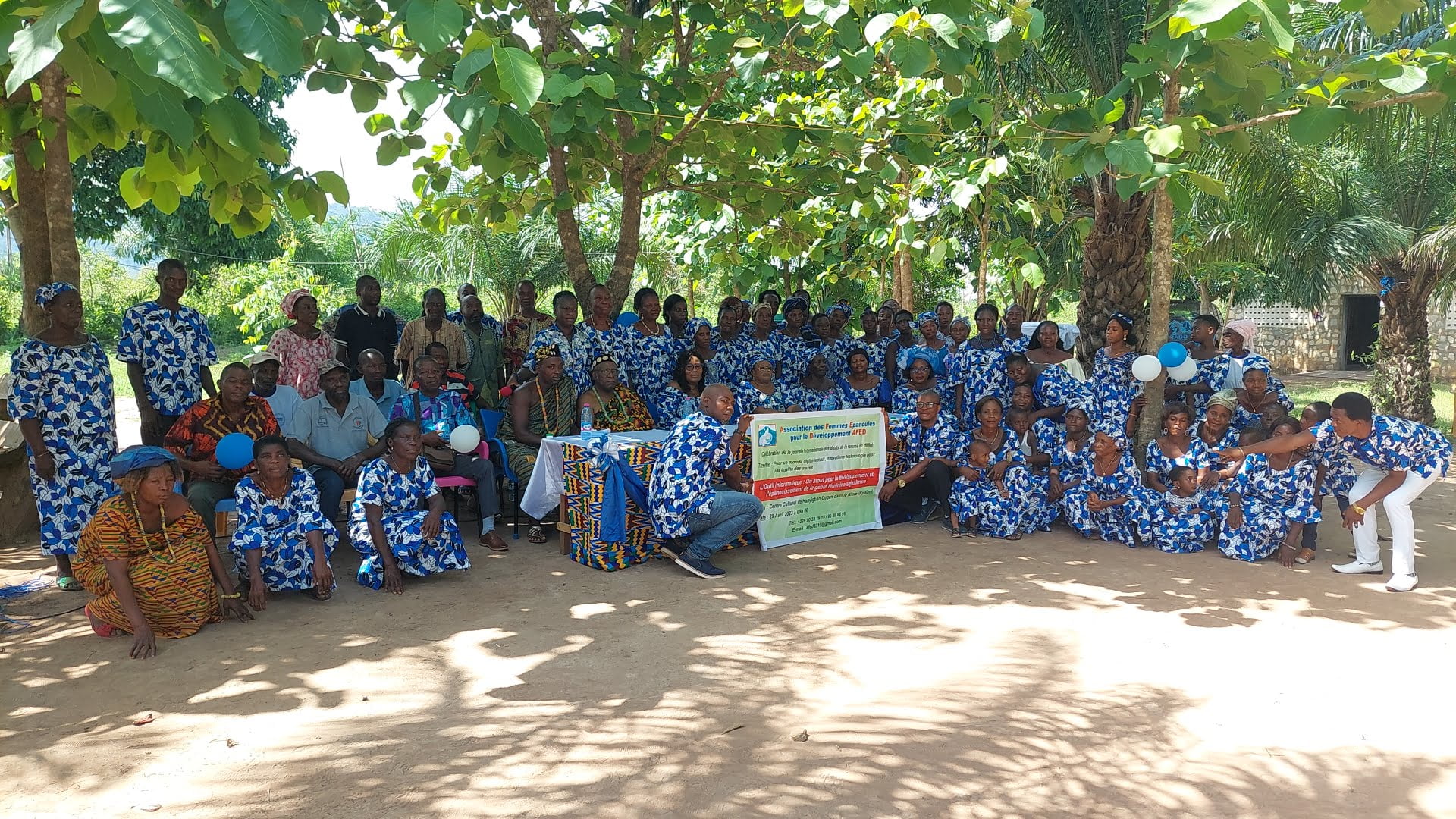 Des membres de AFED et les officiels