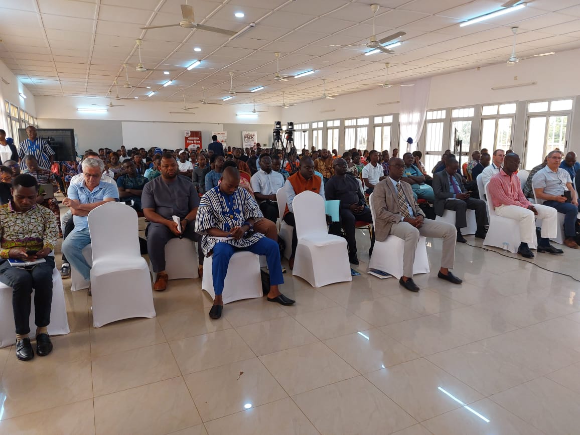 1er forum « Erasmus Afrique-monde » : les jeunes éclairés sur les perspectives d’emploi 1 Lassistance a la conference