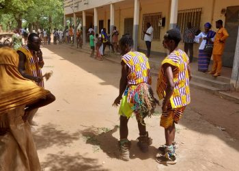 Oti/semaine culturelle : des danses du terroir exécutées par des élèves du LYSAMA pour marquer l’apothéose