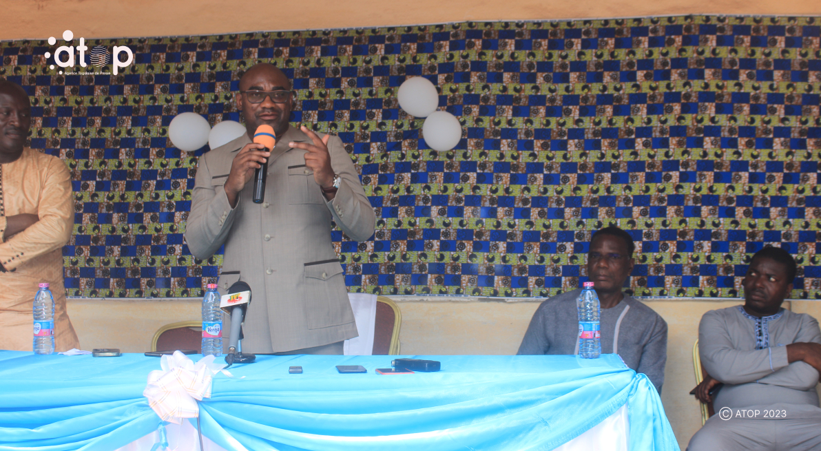 Atop.tg le ministre de leducation Pr. Dodzi Kokoroko en tournee dans les etablissements scolaires de Vo