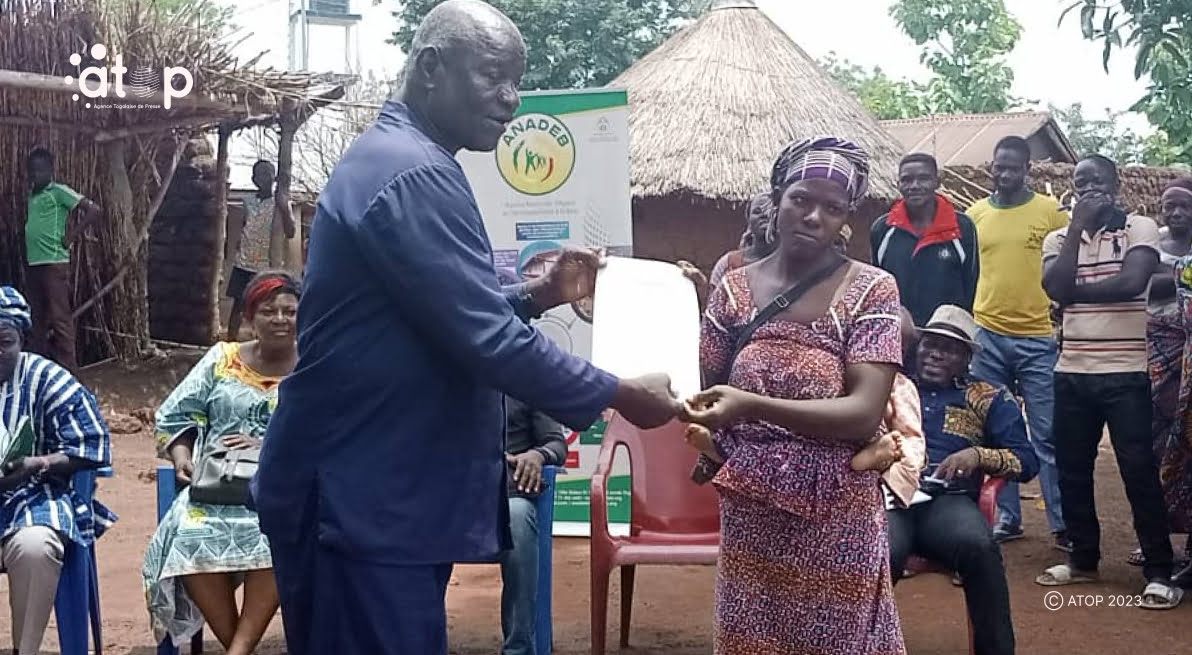 Atop.tg 107 actes de jugements suppletifs remises officiellement aux beneficiaires a Sirka