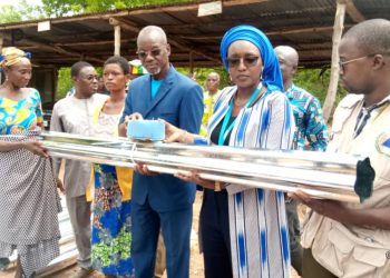 Est- mono / Plan international Togo assiste le CEG Elavagnon ville 2 et 26 ménages sinistrés