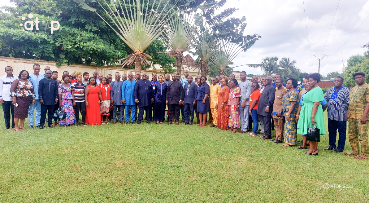 Zio/mise en œuvre du millenium challenge Account-Togo : les parties prenantes du projet TIC de la région maritime sensibilisés 1 Atop.tg les parties prenantes du projet TIC de la region maritime sensibilises