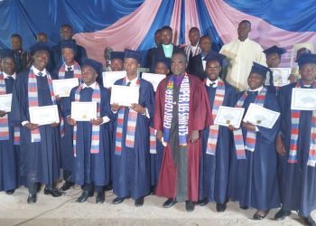 Collège biblique et théologique « équiper les saints » de Kpalimé : des étudiants en fin de formation reçoivent leurs attestations
