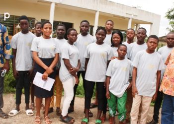 Droit à la participation des enfants et jeunes :  Des responsables de la mairie de Blitta 1 échangent avec le conseil consultatif préfectoral des enfants