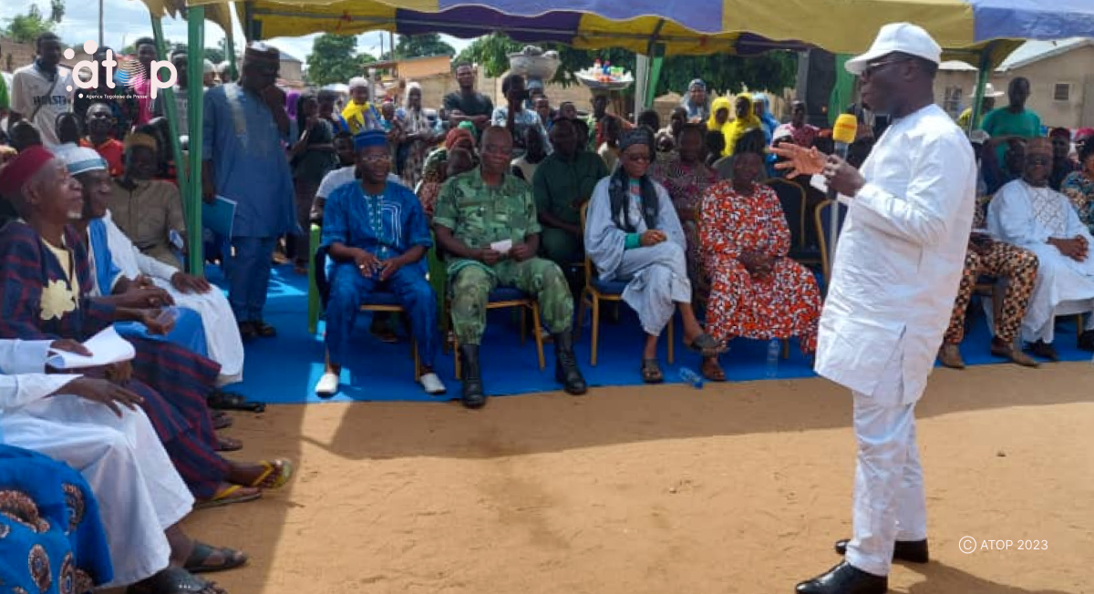 Atop.tg Le ministre Foli Bazi lance le projet de restauration forestiere a Salimde