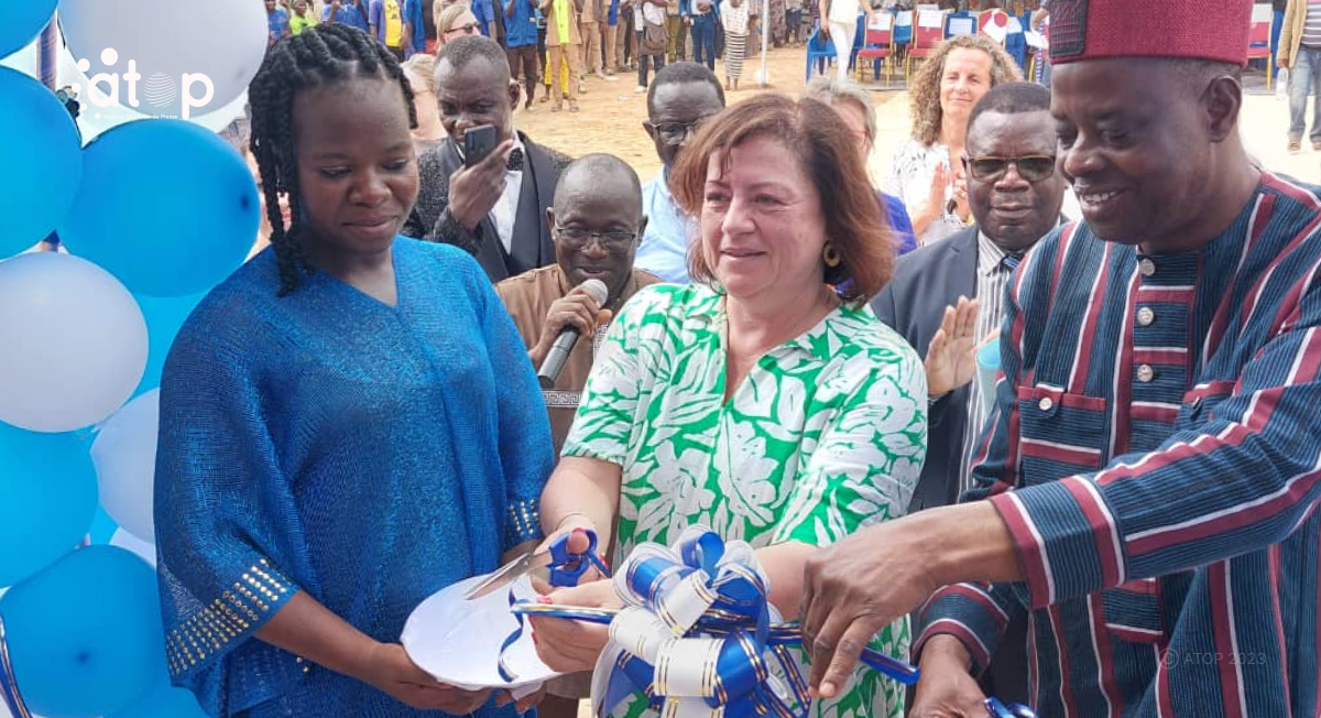 Oti-sud/enseignement technique et formation professionnelle: la secrétaire d’Etat allemande Barbel Kofler et le ministre Hodin inaugurent les nouvelles infrastructures à Gando. 1 Atop.tg la secretaire dEtat allemande Barbel Kofler et le ministre Hodin inaugurent les nouvelles infrastructures a Gando 2