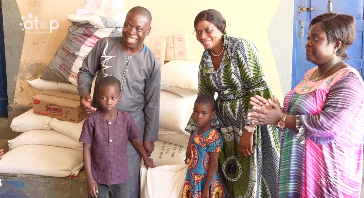 Atop.tg Le ministre Apedoh Anakoma effectue une tournee dans les centres daccueil des enfants vulnerables